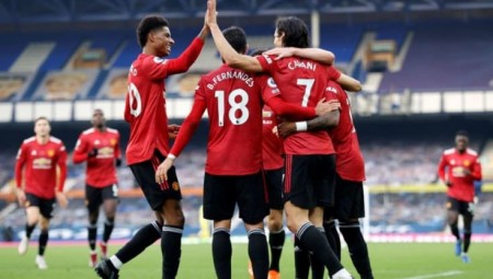 إصابة أحد لاعبي مانشستر يونايتد بفيروس كورونا للمرة الثانية