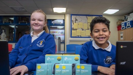 مدارس بريطانيا قد لا تمتلك أجهزة لاب توب كافية للطلاب هذا العام بسبب كورونا