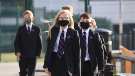 الحكومة تعتزم فتح المدارس لمدة أسبوعين إضافيين خلال الفصل الصيفي