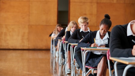 إيطاليا تغلق جميع المدارس و الجامعات في البلاد حتى منتصف الشهر الحالي
