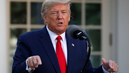 عاجل .. ترامب يدعو حكام الولايات إلى السماح بإعادة فتح أماكن العبادة