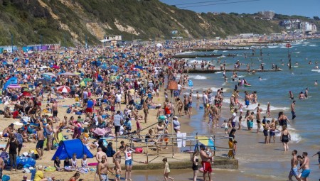 تحذيرات من إعادة  الإغلاق العام في بريطانيا