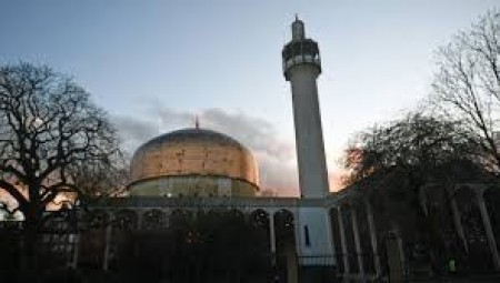 بريطانيا تنوي إعادة فتح دور العبادة للصلوات الفردية