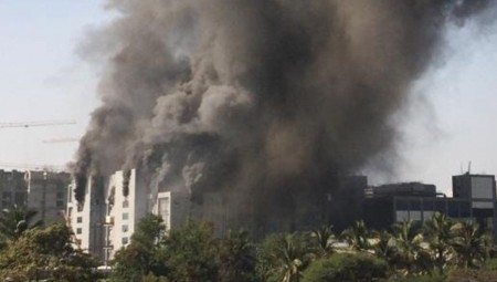 عاجل .. حريق في أكبر معهد لإنتاج اللقاحات في العالم بالهند