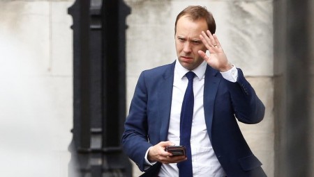 وزير الصحة البريطاني يعلن إصابته بفيروس كورونا