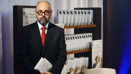 وفاة الكاتب الاسباني الشهير كارلوس رويث ثافون عن 55 عاما بالسرطان