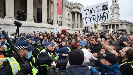 لندن.. صدامات واعتقالات خلال التظاهرة المناهضة للعزل