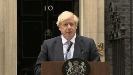 إنجلترا ستخضع لنظام أكثر صرامة عند انتهاء الإغلاق الشامل مع توقعات بتخفيف القيود في عيد الميلاد