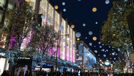 قلق بريطاني بحدوث موجة ثالثة لكورونا من احتفالات الكريسماس