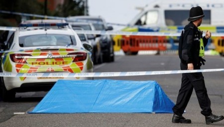 عملية طعن تستهدف شابتين في لندن.. واعتقال أربعة متورطين في الحادثة