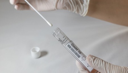 بريطانيا.. نظام اختبارات سفر كورونا مهدد بالانهيار عند استئناف السفر الدولي