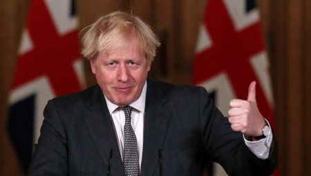 جونسون يستعد للإعلان عن قرارات تخفيف قيود كورونا بالتزامن مع دخول بريطانيا المرحلة الثالثة