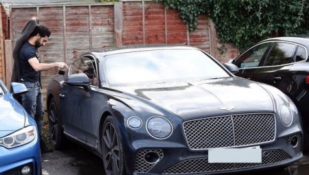 ذي صن : هذه سيارات صلاح الفارهة وأسعارها (صور)