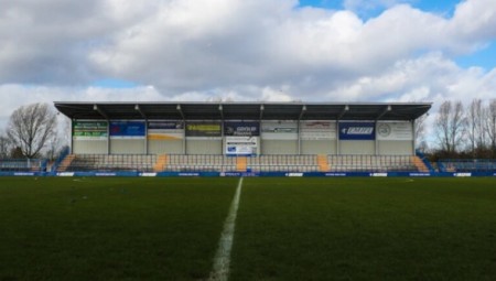 إنجلترا .. إيقاف مباراة لكرة القدم بسبب مثير ومحرج