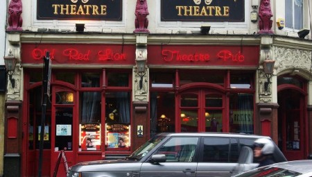 مسارح لندن على حافة الكارثة