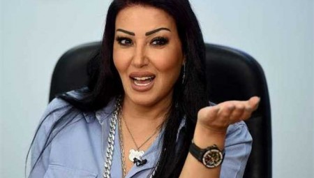 الفنانة سمية الخشاب تهاجم مدرب مانشستر يونايتد