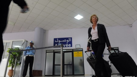 المغرب يعلق جميع الرحلات المباشرة إليه بسبب متحور أوميكرون