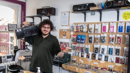 لعشاق أشرطة الكاسيت جنة في مانشستر