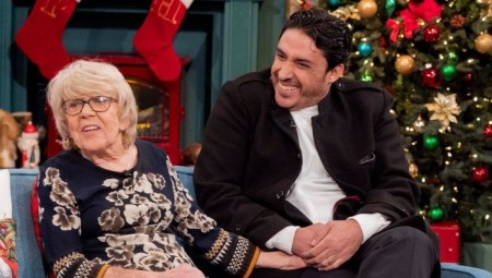 نهاية حب سعيدة.. لم شمل البريطانية إيريس والمصري محمد بعد عام من عقد قرانهما