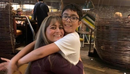 أم بريطانية: اضطررت لأرسال ابني للمدرسة 4 أيام دون استحمام وخشيت عليه من التنمر