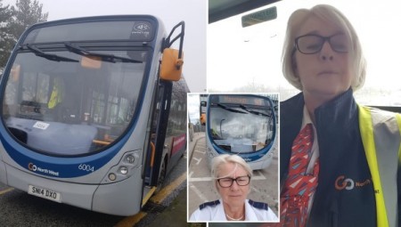 بريطانيا.. إقالة سائقة حافلات بعد 34 عامًا من الخدمة لأنها قصيرة أكثر من اللازم