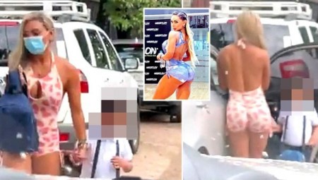 والدة طفل في المدرسة تتعرض للانتقاد بسبب ارتدائها ملابس اعتبرها البعض غير مناسبة