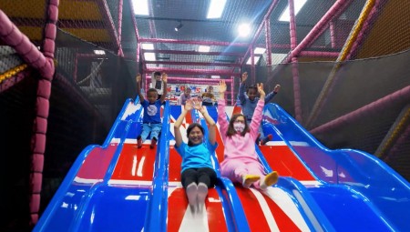 Kids #1 : اللعب والتعلم والاحتفال في مركز عائلي واحد