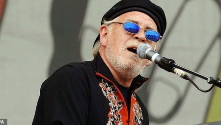 وفاة مغني فرقة الروك البريطانية بروكول هاروم غاري بروكر