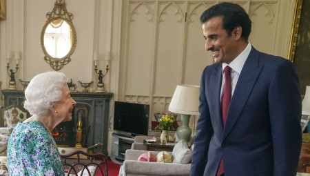 الملكة إليزابيث تستقبل أمير قطر في قلعة وندسور