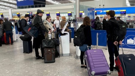 بريطانيا: 2000 ضابط أمن في هيثرو سيضربون عن العمل لـ31 يوماً.. بالتزامن مع عيد الأضحى