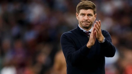 مدرب إنكليزي يرفض عرضا سعوديا مغريا