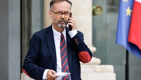 فرنسا.. رئيس بلدية يرفض تزويج شاب جزائري من فرنسية