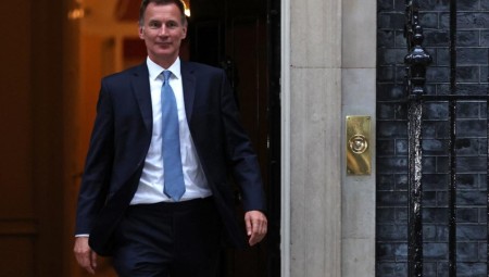 بريطانيا.. الحكومة تعلن خفض مساهمات الضمان الاجتماعي