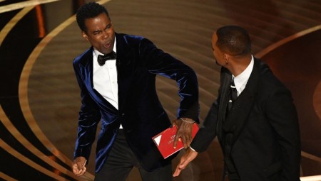 صفعة ويل سميث لكريس روك تساهم في إنعاش عدد مشاهدي النقل التلفزيوني لاحتفال الأوسكار
