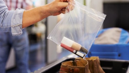 هل يسمح بعبور الطعام والسوائل عبر أمن مطارات بريطانيا… وما مقدار السوائل المتاح أخذها؟