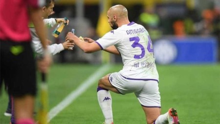 لاعبو كرة يشيدون بالنموذج الإنكليزي في التسامح مع اللاعبين المسلمين ليكشرول صيامهم أثناء المباريات