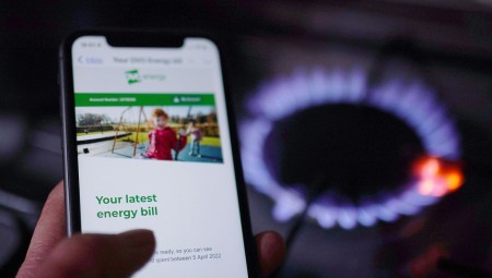 الحكومة تعلن عن دعم للطاقة بقيمة 150 مليار جنيه إسترليني لمدة عامين