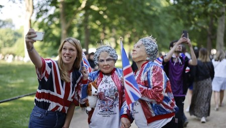 أفكار مميزة وغريبة للاحتفال بيوبيل الملكة إليزابيث الثانية