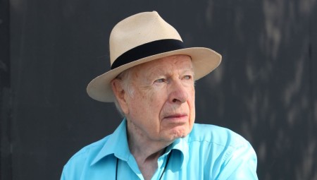 وفاة أسطورة المسرح بيتر بروك عن 97 عاما