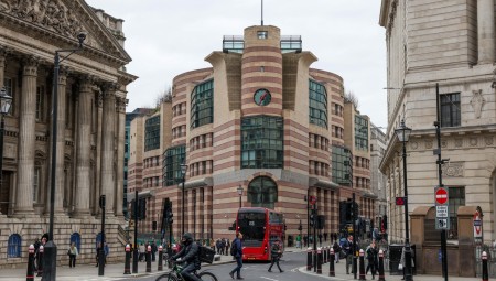 دراسة: ثلث العاملين في بريطانيا أعمارهم فوق 50 سنة