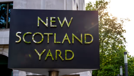شرطة لندن تكشف عن أسماء ضحايا فضيحة فخ العسل عن طريق الخطأ
