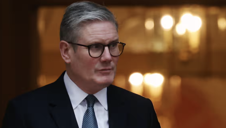 تمرد داخل حزب العمال يهدد بإنهاء قيادة ستارمر خلال أسابيع