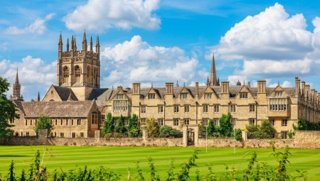 كأس من جمجمة بشرية استُخدم من قبل أكاديميين في أكسفورد حتى عام 2015