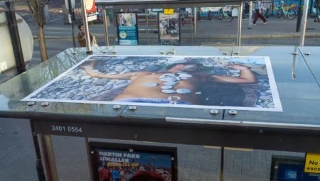 إطلاق معرض فني لا يُشاهد إلا من الطابق العلوي للحافلة في برايتون!