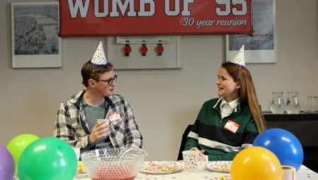 يوتيوبر بريطاني يحتفل بعيد ميلاده الثلاثين بعد بحث فريد عن شخص وُلد معه في نفس اليوم والمستشفى