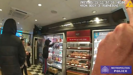 الشرطة تمنع لصًا خفيف اليد من دخول جميع فروع Greggs