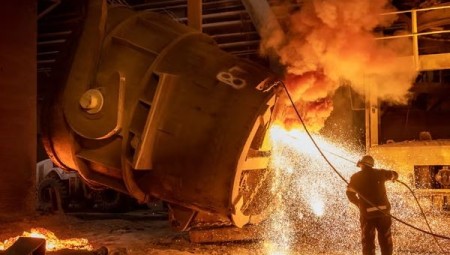 وزير التجارة البريطاني يفاوض واشنطن لتجنب مضاعفة رسوم الصلب والألومنيوم