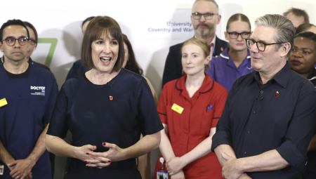 خفض تمويل التمريض يهدد خطط NHS لتقليل الاعتماد على المهاجرين