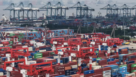 ارتفاع الصادرات الصينية إلى بريطانيا وسط مساعٍ لتفادي رسوم ترامب