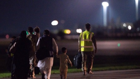 تسرّب بيانات حساسة يمكّن مهاجرَين أفغانيين من إدخال ثمانية أفراد من عائلاتهم في المتوسط